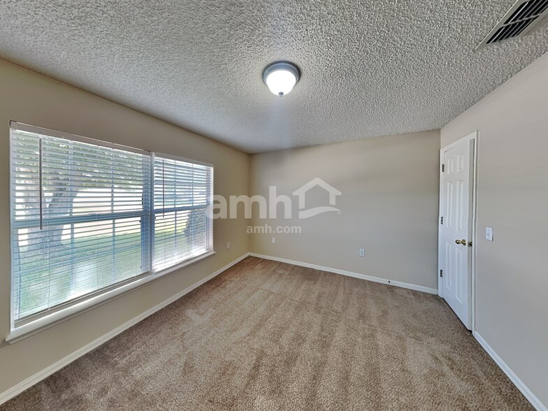 Building Photo - 3012 Valkyrie Rd
