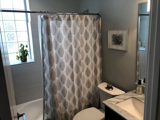 Building Photo - 1814 N Capitol St NW Unit 303