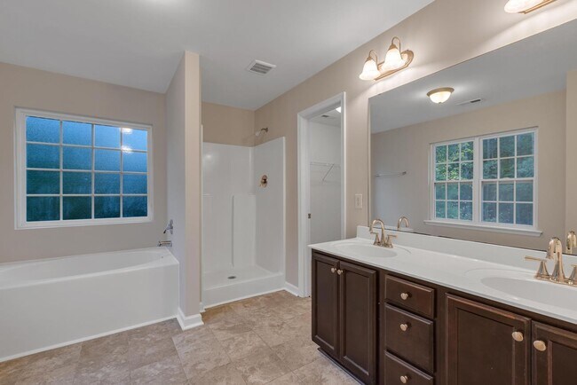 Building Photo - Three Story with Media Room!