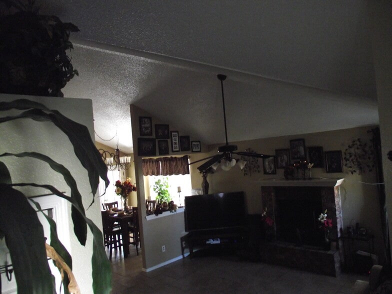 Building Photo - 2420 Juliette Low Dr