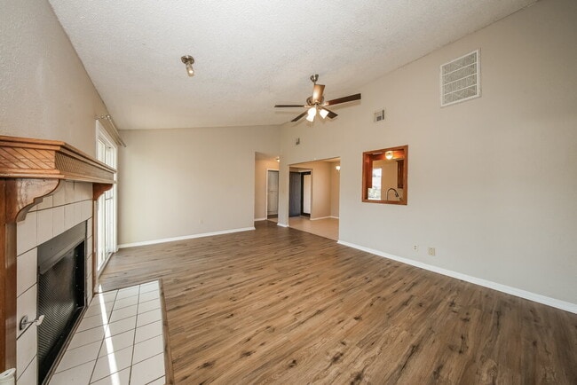 Building Photo - 1105 Northridge Rd