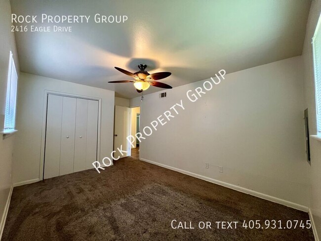 Building Photo - 2416 Eagle Dr