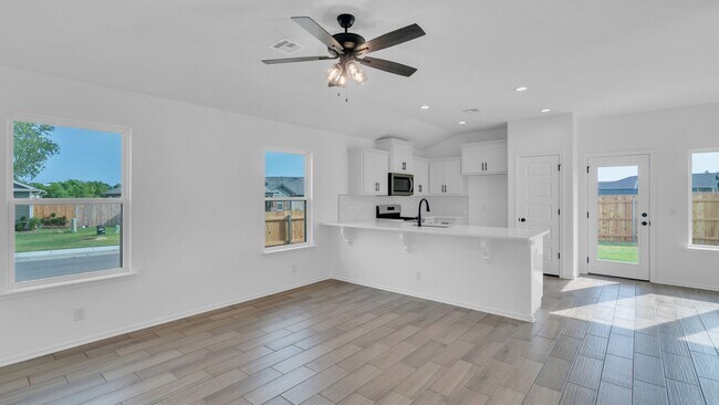 Building Photo - 3 Bed | 2 Bath in Owasso!