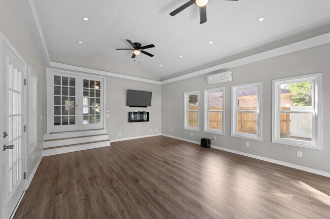 Building Photo - 435 Currituck Dr