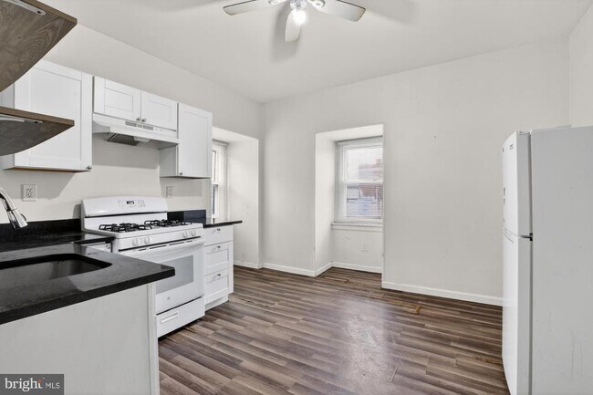 Building Photo - 129 W Susquehanna Ave