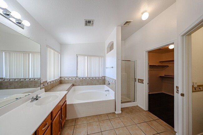 Building Photo - RV GATE! Lovely 4 bedroom, 3 bathroom home...