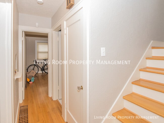 Building Photo - 3023 NE 44th Ave