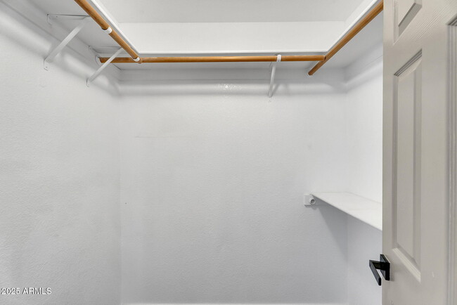 Building Photo - 6245 E Star Valley St