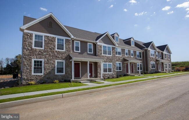 Building Photo - 530 Byler Cir