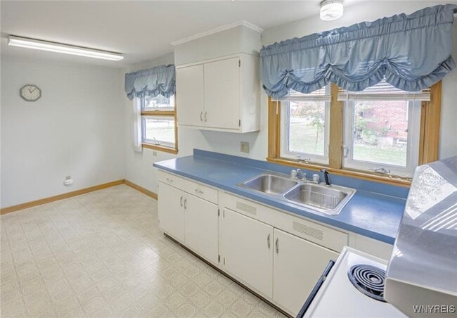 Building Photo - 1088 98th St