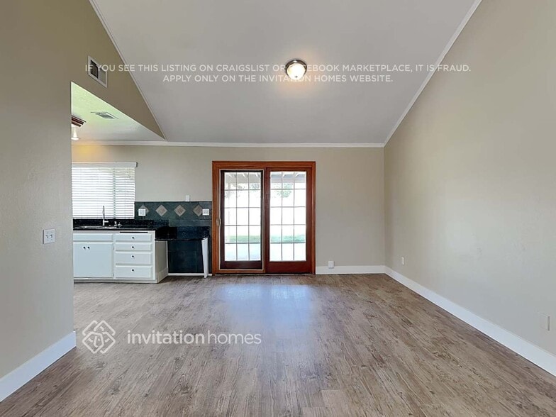 Building Photo - 1504 Cole Ave