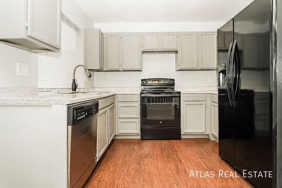 Building Photo - 19779 E Dartmouth Ave