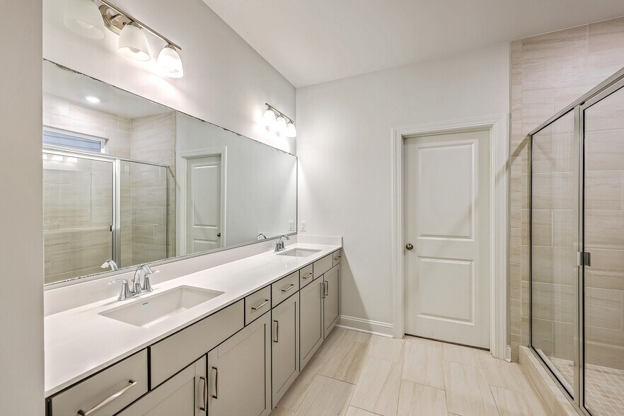 Building Photo - 316 Long Pier St