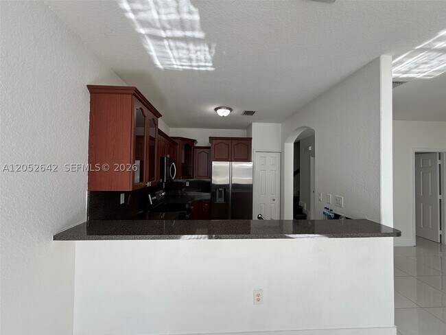 Building Photo - 1449 SE 24th Ct