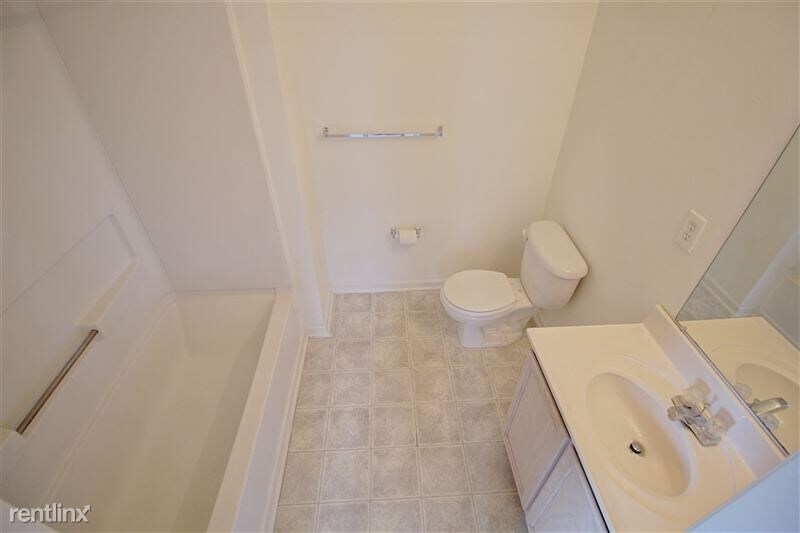 Building Photo - 2011 Mill Bend Dr