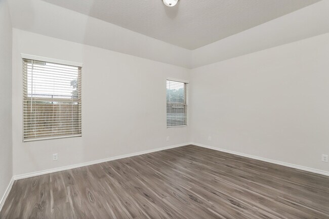 Building Photo - 5422 Freshwater Way