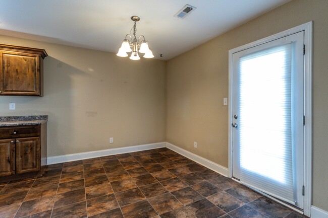 Building Photo - 839 Wells Rd