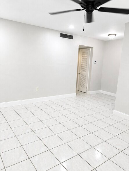 Building Photo - 457 NE 139th St
