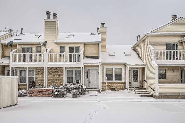 Primary Photo - Charming Two-Bedroom Townhome in Copper Ridge