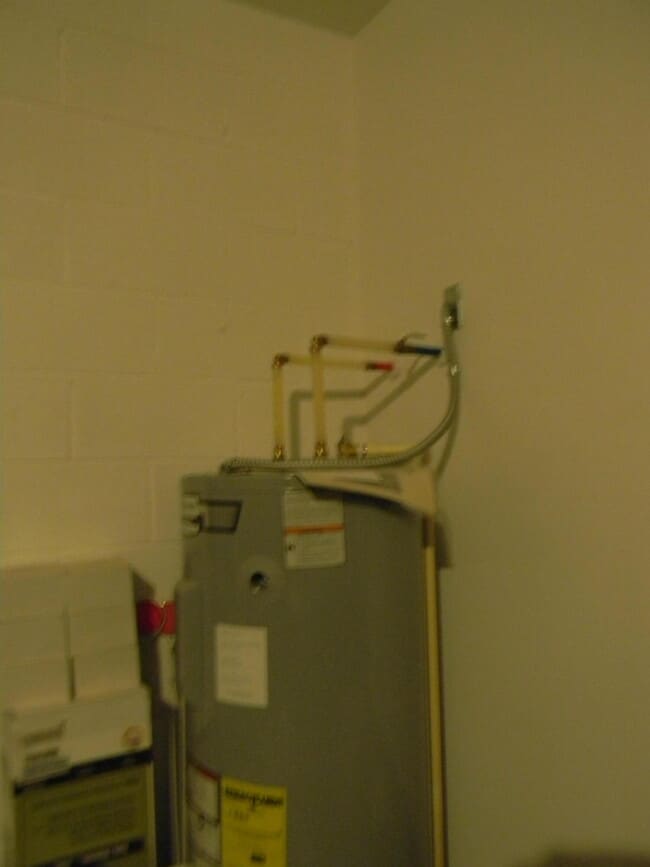 Building Photo - 1588 Ranger Rd SE