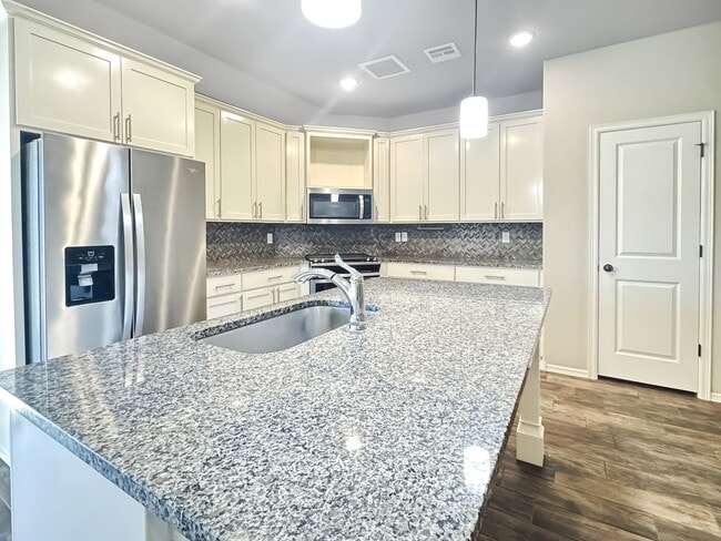 Building Photo - Spacious Modern Living in Top-Rated Bixby Schools