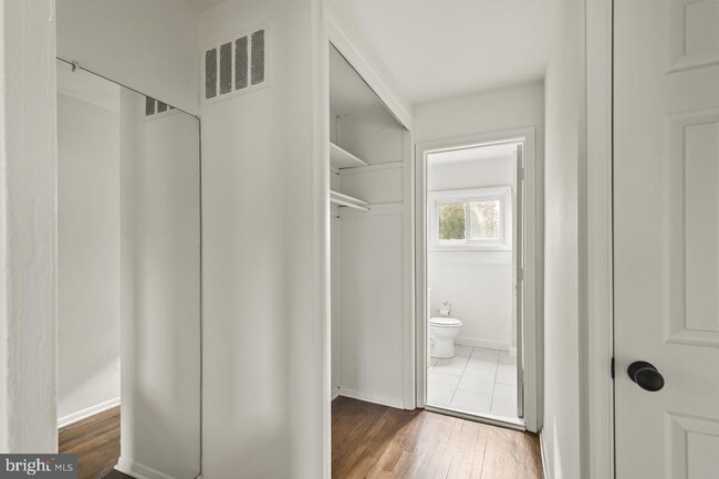 Building Photo - 10725 Maple St