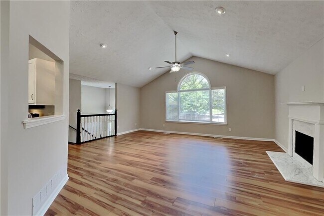 Building Photo - 460 Highlander Way