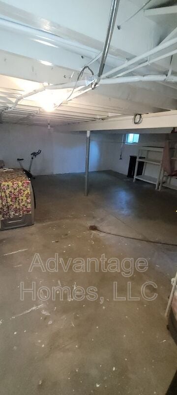 Building Photo - 8914 Grandview Dr