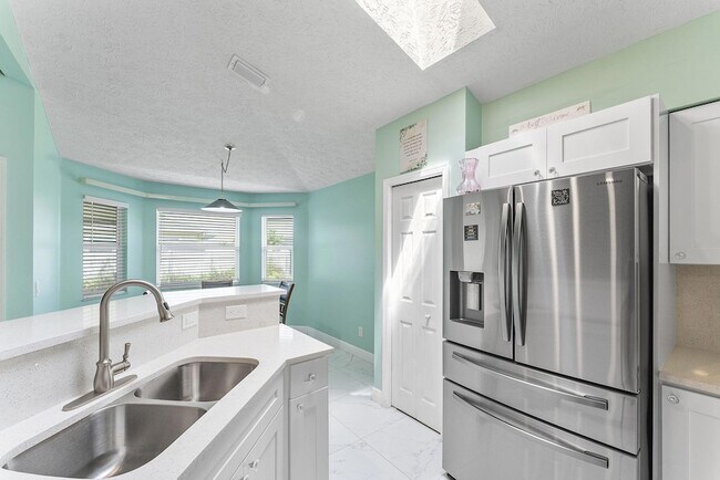 Building Photo - 1622 SW Realty St