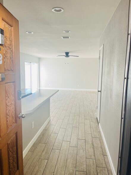 Building Photo - 8562 E Indian School Rd