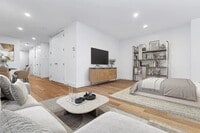 Building Photo - 50 Murray St