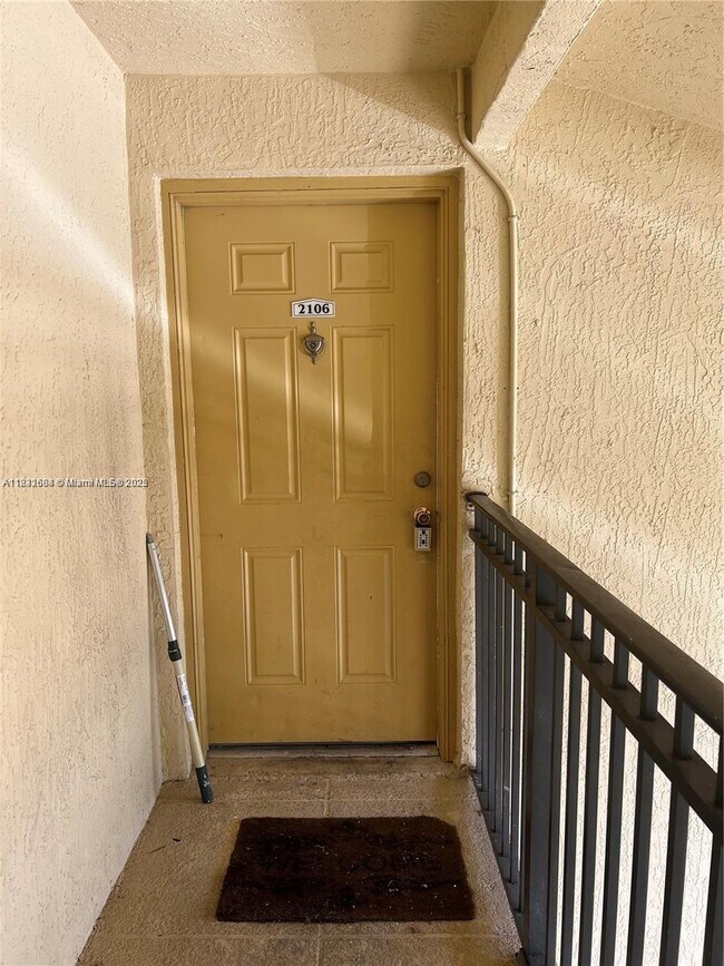 Primary Photo - 1263 SW 46th Ave