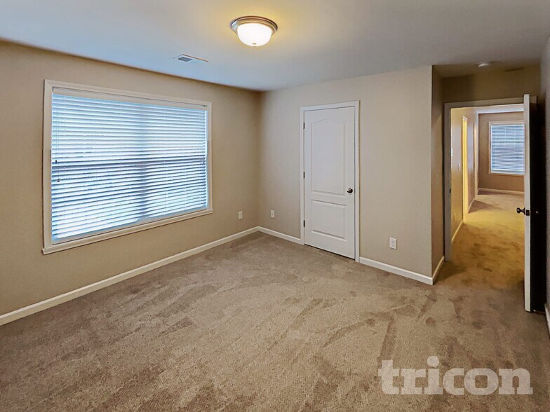 Building Photo - 5766 Woodside Forest Trail