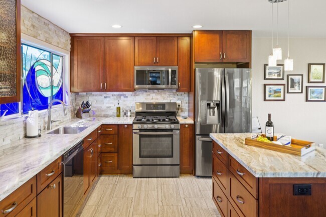Building Photo - 3035 Ribera Rd
