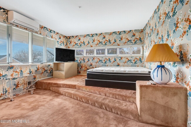 Building Photo - 19 Parker Ave