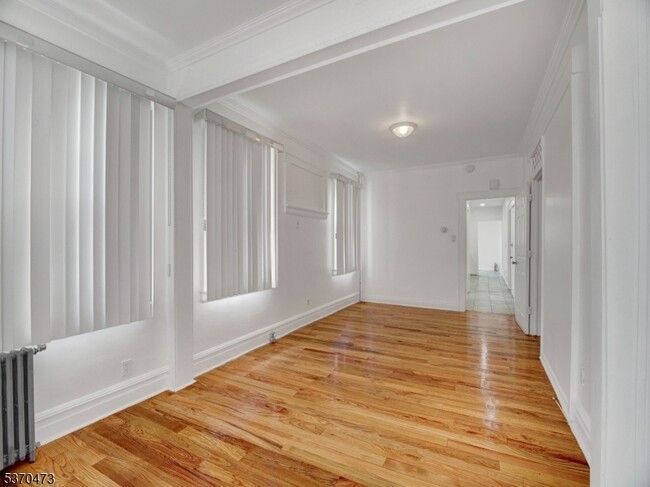 Building Photo - 52 Headley Terrace