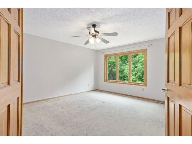 Building Photo - 7140 Willow View Cove