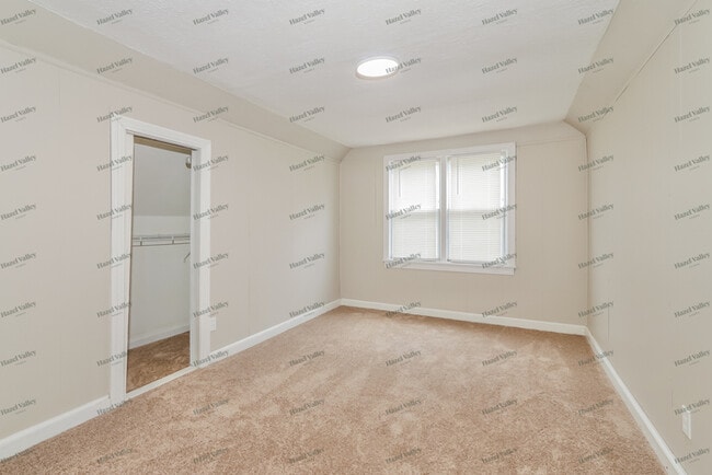 Building Photo - 1512 Sharon Dr