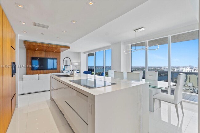 Building Photo - 4779 Collins Ave