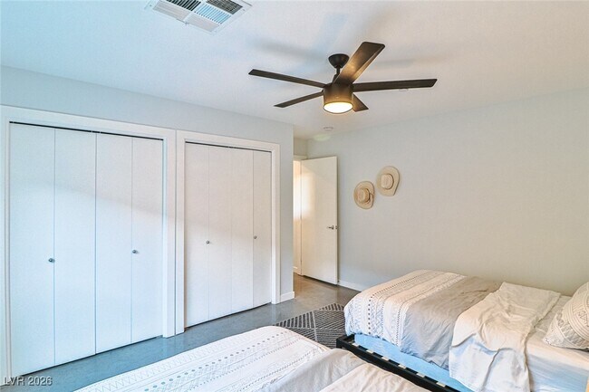 Building Photo - 251 Tower St