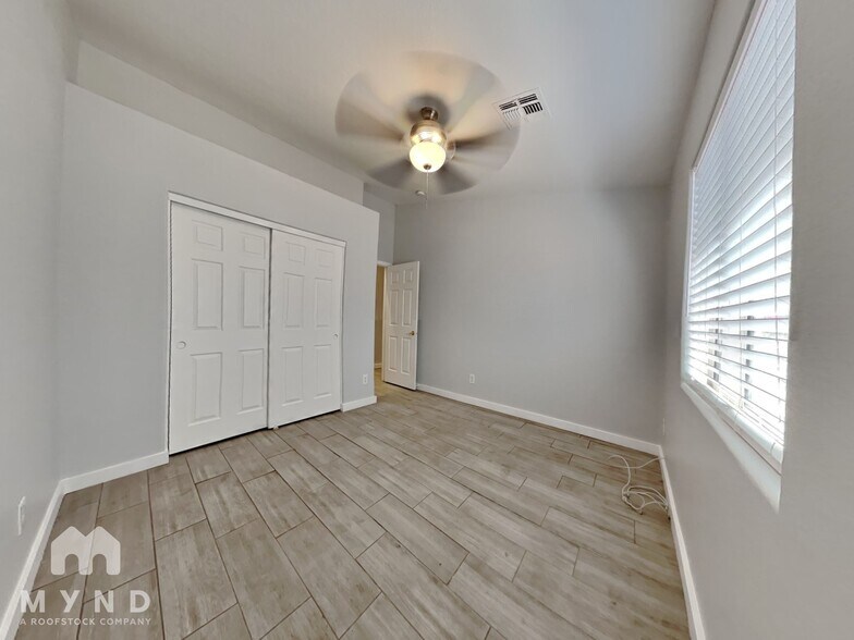 Building Photo - 3811 S 74th Dr