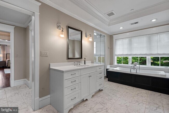 Building Photo - 5600 Brite Dr