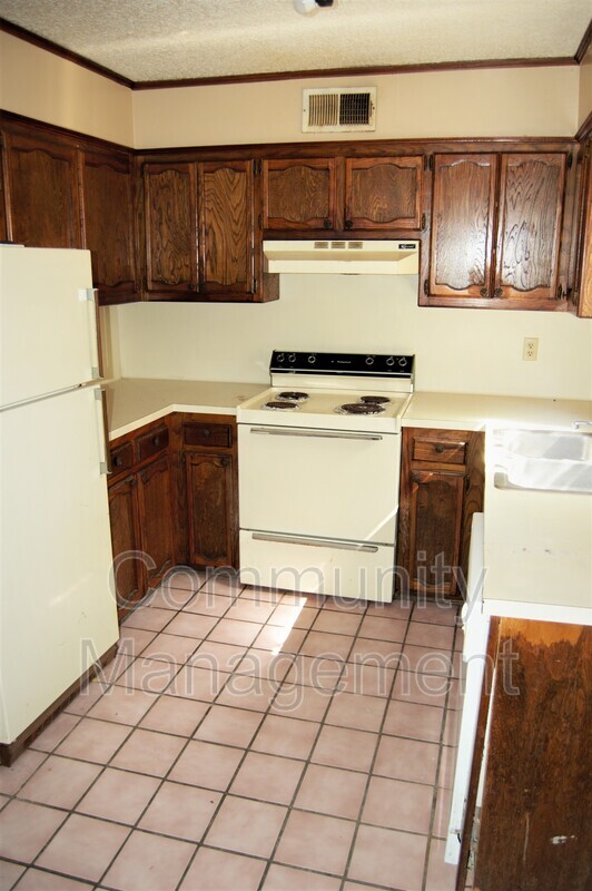 Building Photo - 3238 Toulon Dr