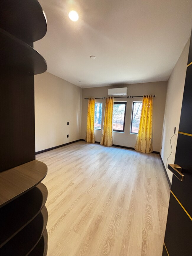 Building Photo - 751 Spire Bnd