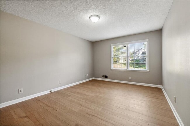 Building Photo - 2684 Forest Way NE