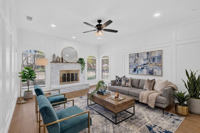 Building Photo - Beautifully Renovated Home In Carrollton Ready For Move-in