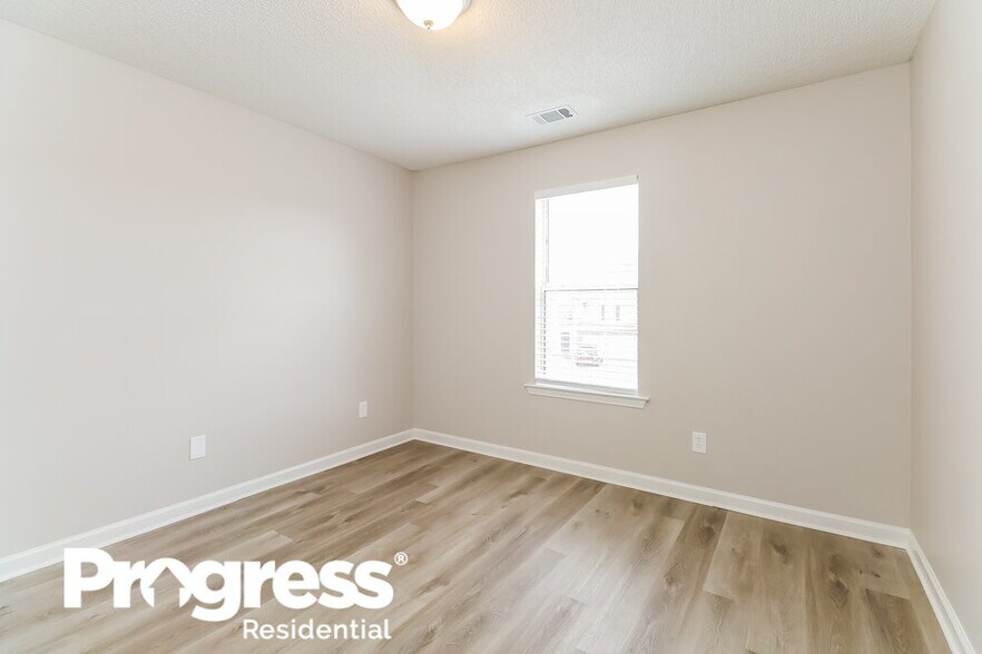 Building Photo - 553 Ransom Way