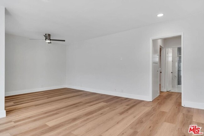 Building Photo - 220 S Gale Dr