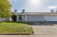 Building Photo - 9752 Woodhollow Way