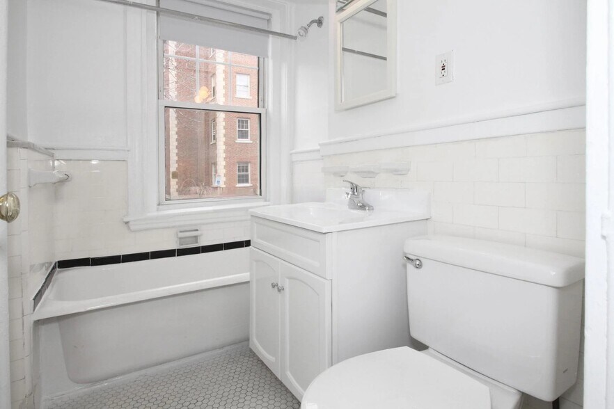 Building Photo - 27 Chauncy St